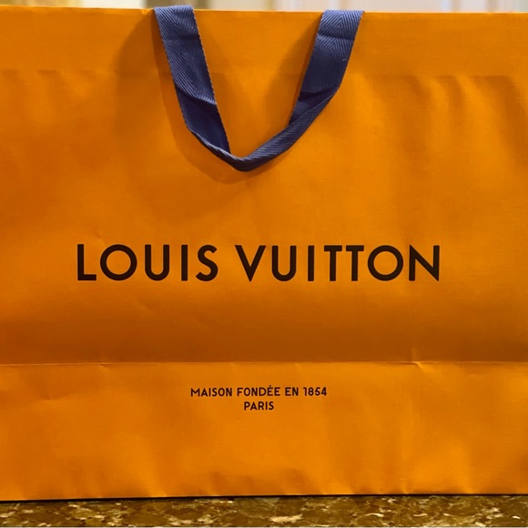 Large Louis Vuitton bag, box, ribbon and receipt envelope. - Picture 3 of 5